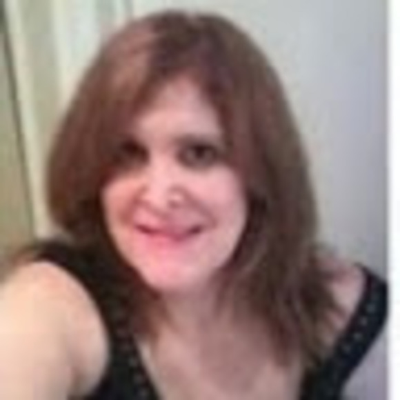 Meet your Posher, Lori - Picture 1 of 1